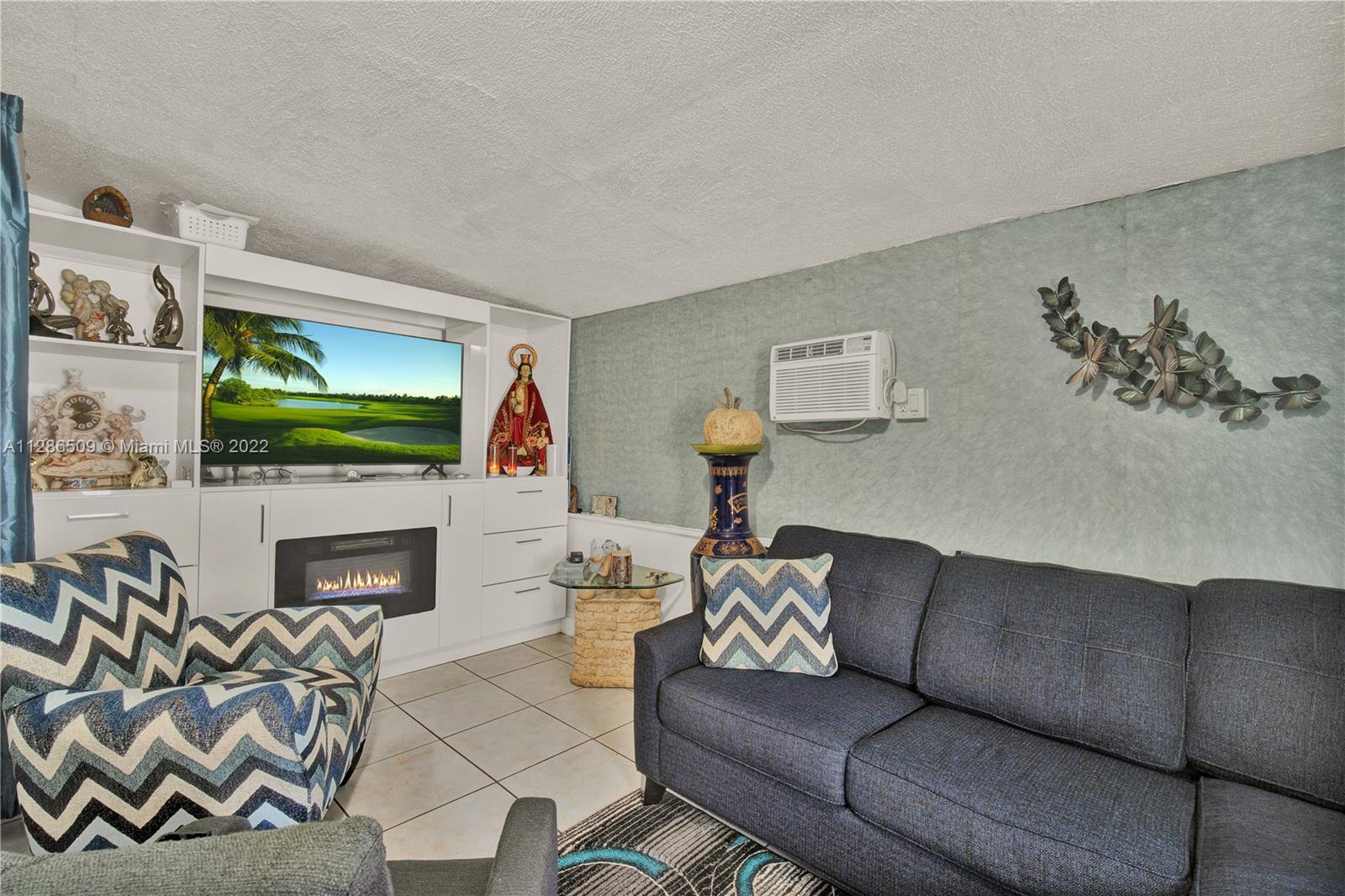 See details / 1981 sq. ft. $ 2022-11-23 0 Photo