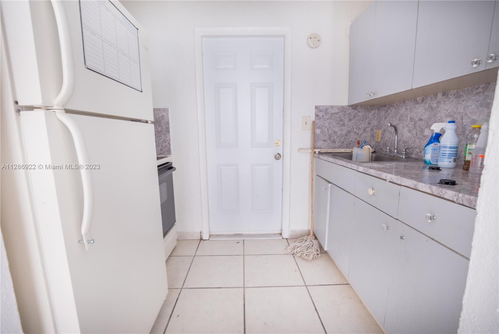 See details / 3596 sq. ft. $ 2022-10-11 0 Photo