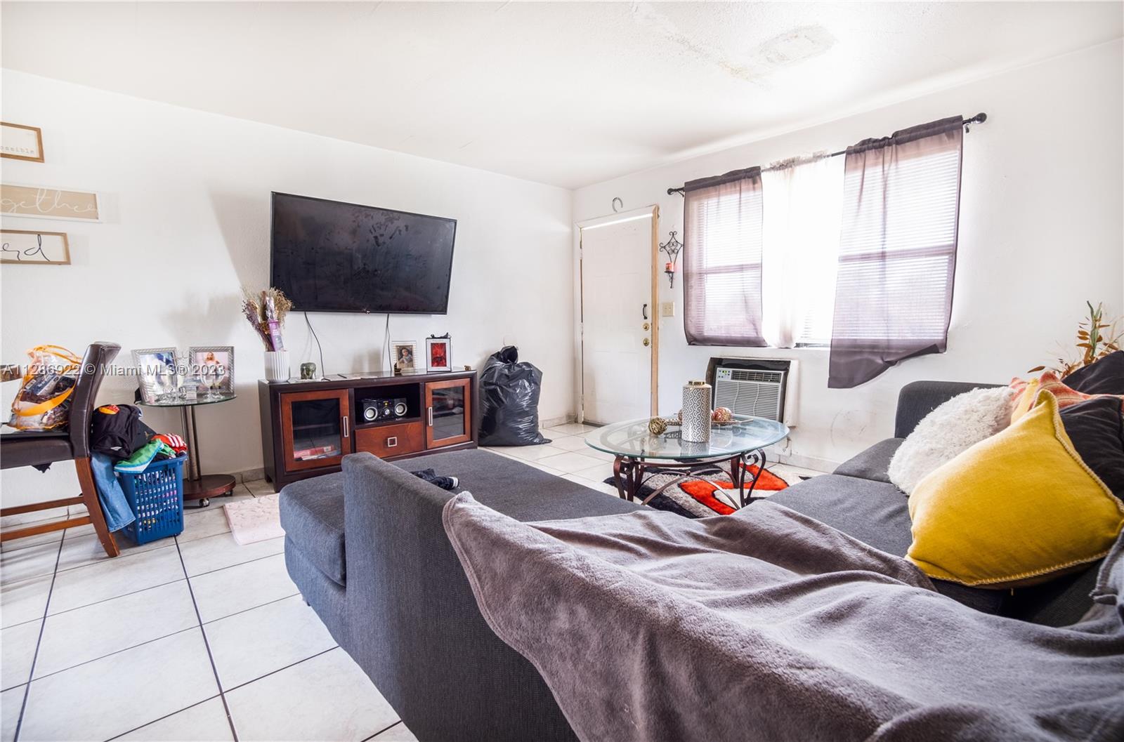 See details / 3596 sq. ft. $ 2022-10-11 0 Photo