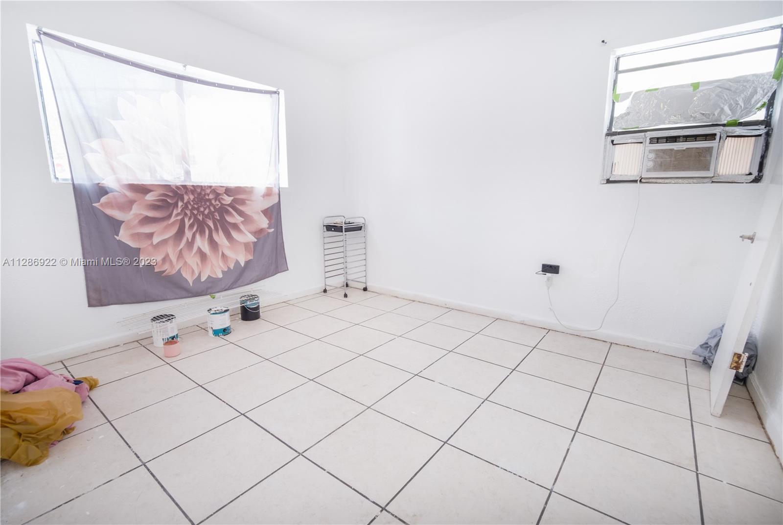 See details / 3596 sq. ft. $ 2022-10-11 0 Photo