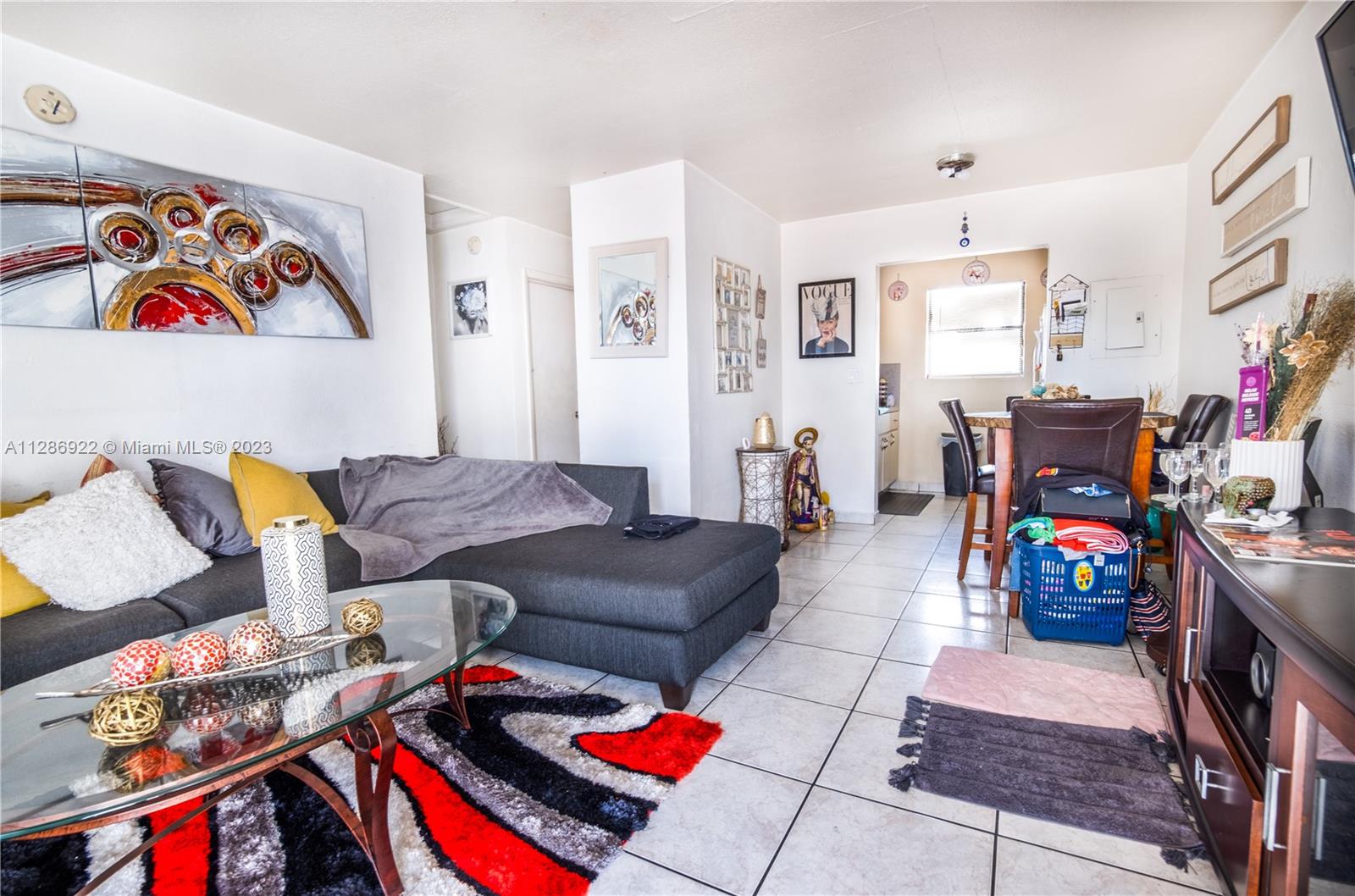 See details / 3596 sq. ft. $ 2022-10-11 0 Photo