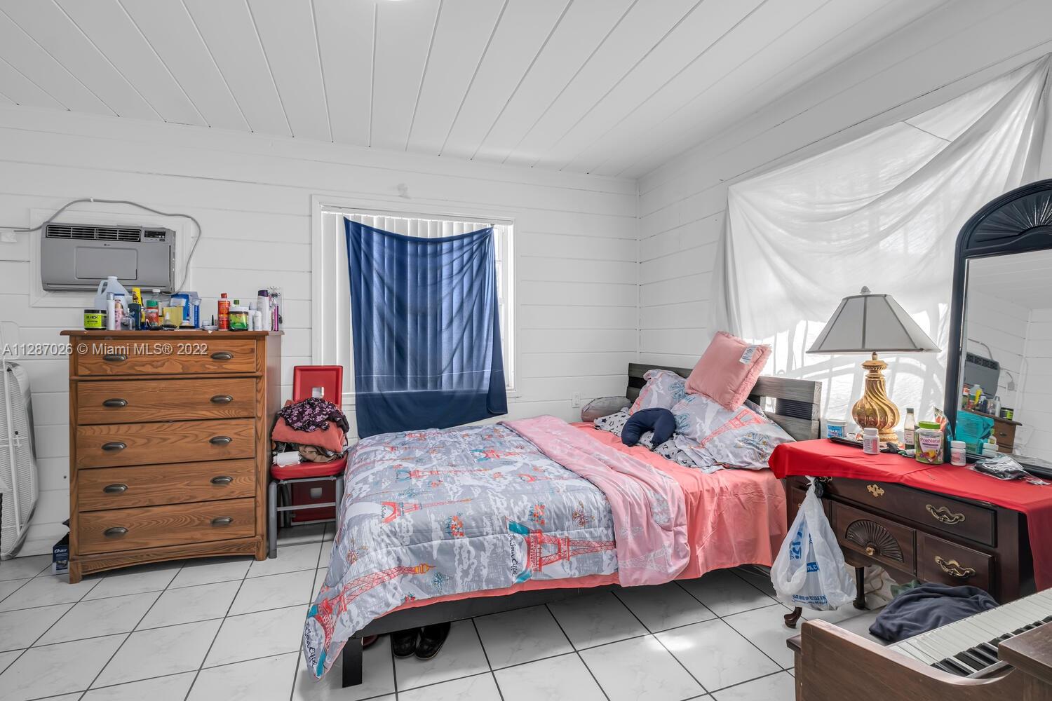 See details / 2639 sq. ft. $ 2022-10-11 0 Photo