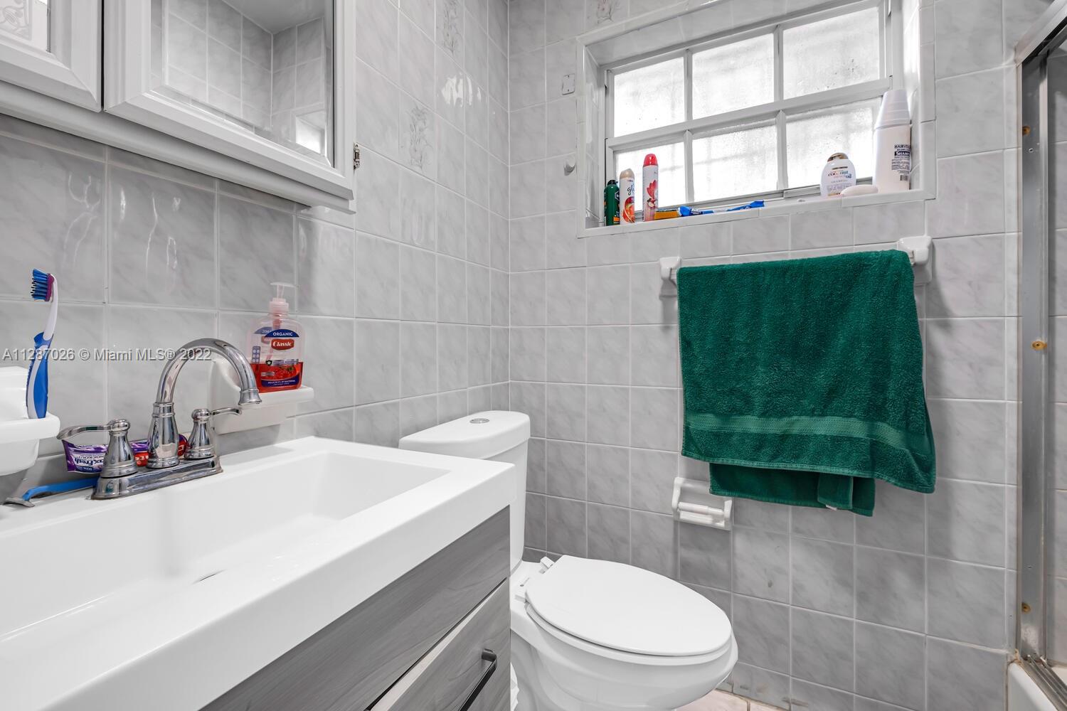 See details / 2639 sq. ft. $ 2022-10-11 0 Photo