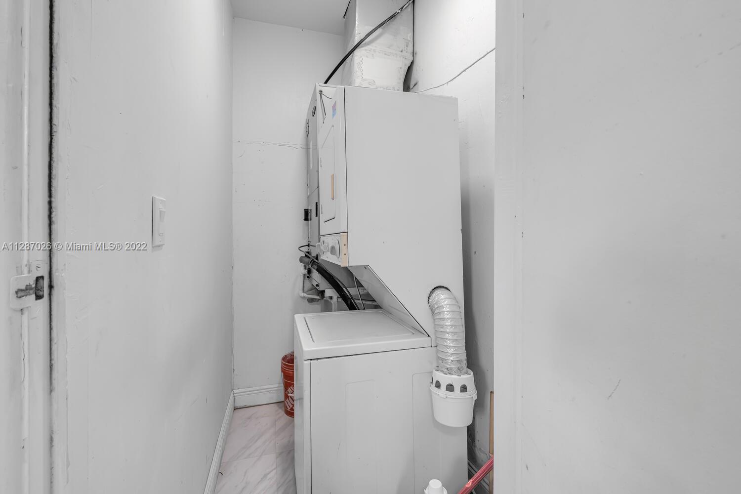 See details / 2639 sq. ft. $ 2022-10-11 0 Photo