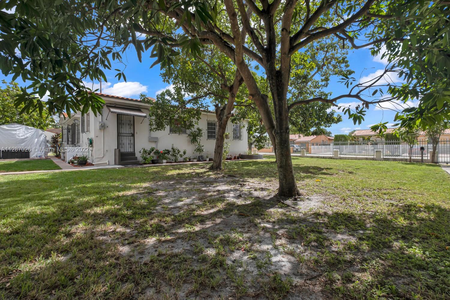 See details / 2639 sq. ft. $ 2022-10-11 0 Photo