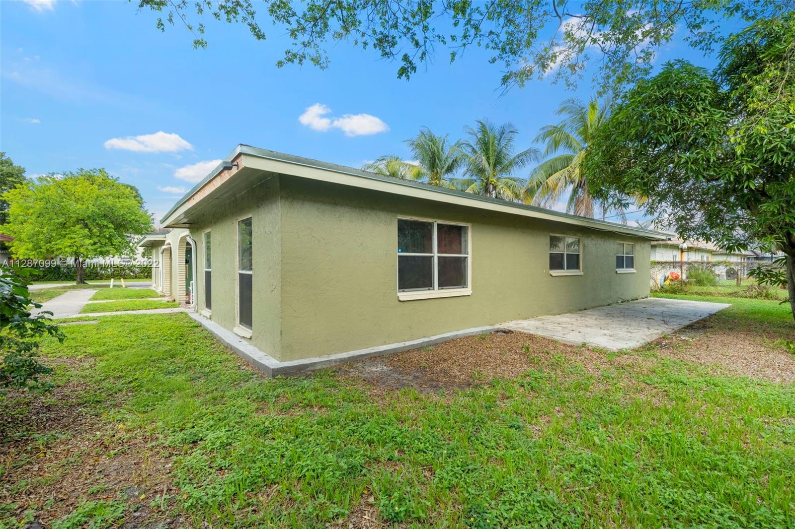 See details / 3105 sq. ft. $ 2023-01-01 0 Photo