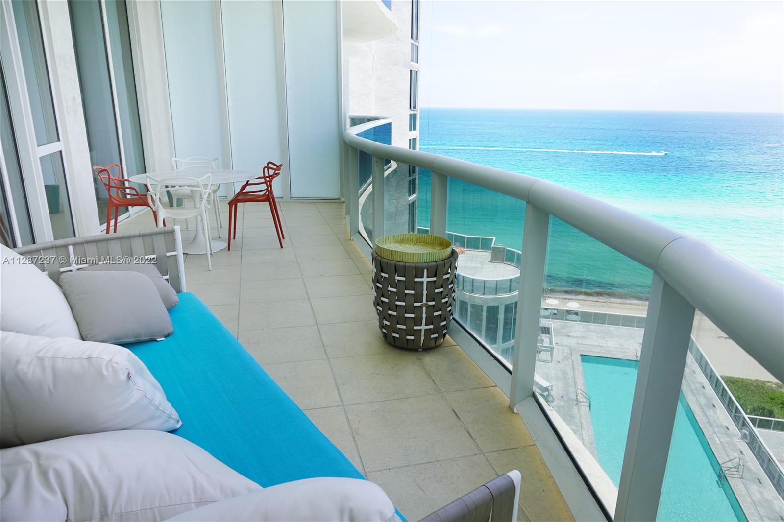 Ver detalles 907 3 / 3 2106 sq. ft. $ 2022-10-11 0 foto