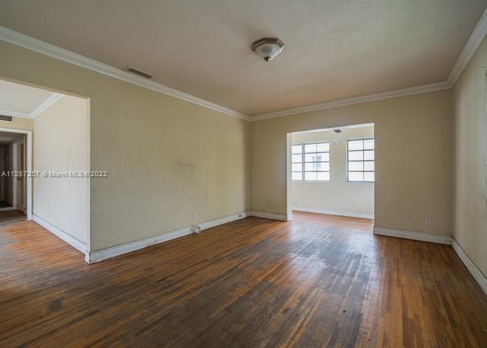 See details / 3472 sq. ft. $ 2022-12-15 0 Photo