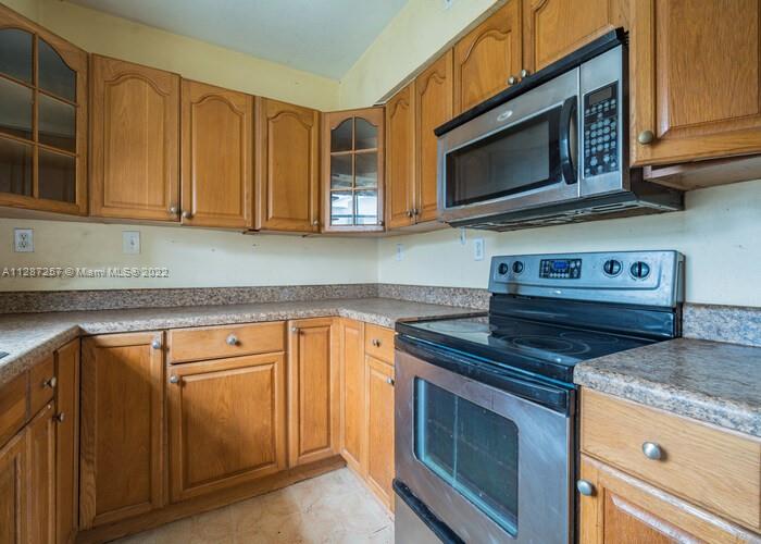 See details / 3472 sq. ft. $ 2022-12-15 0 Photo
