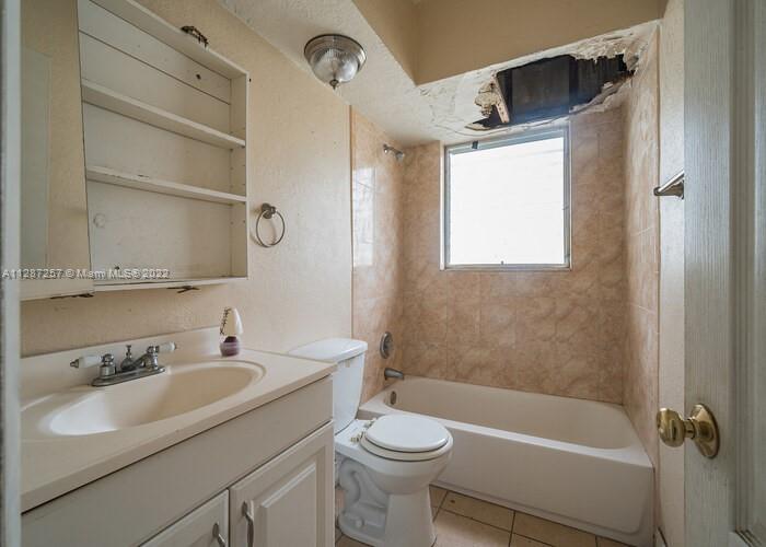 See details / 3472 sq. ft. $ 2022-12-15 0 Photo