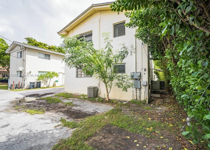 See details / 3472 sq. ft. $ 2022-12-15 0 Photo