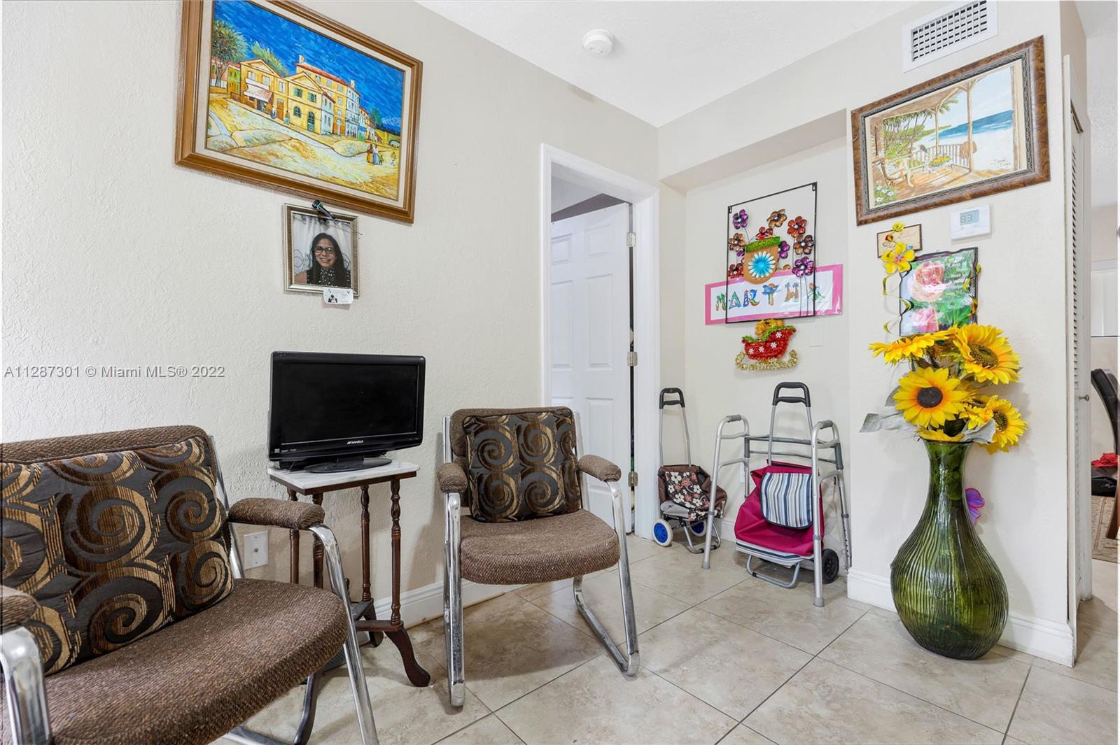 See details / 2648 sq. ft. $ 2022-10-11 0 Photo