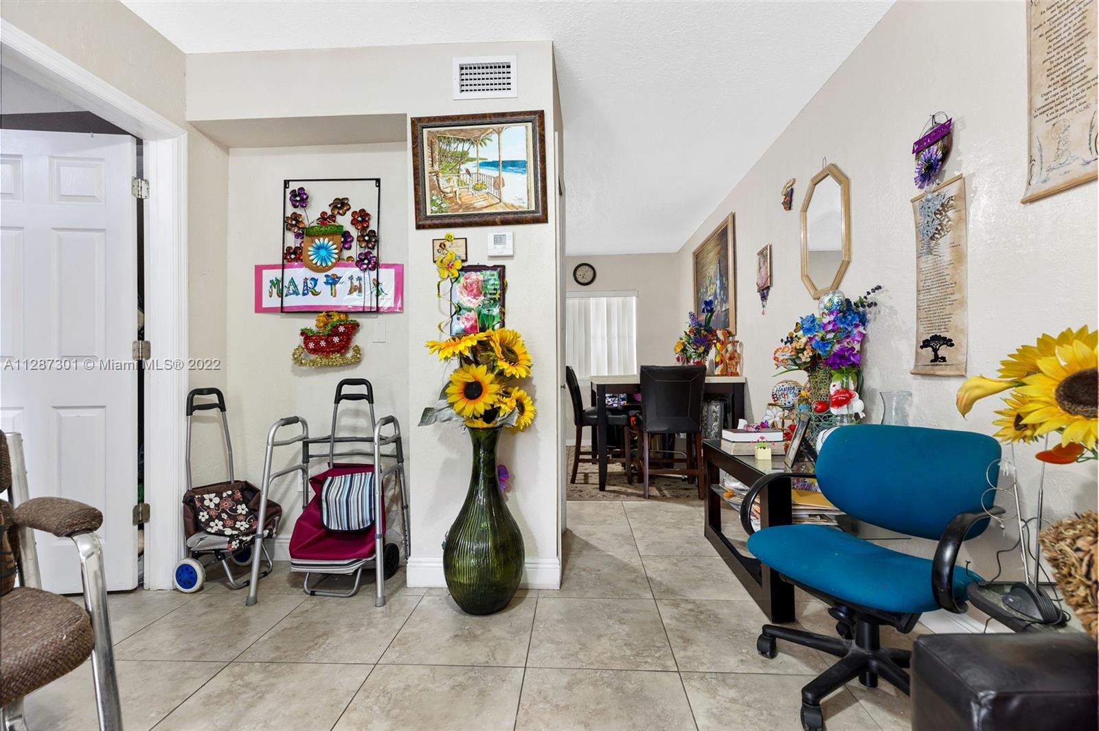 See details / 2648 sq. ft. $ 2022-10-11 0 Photo