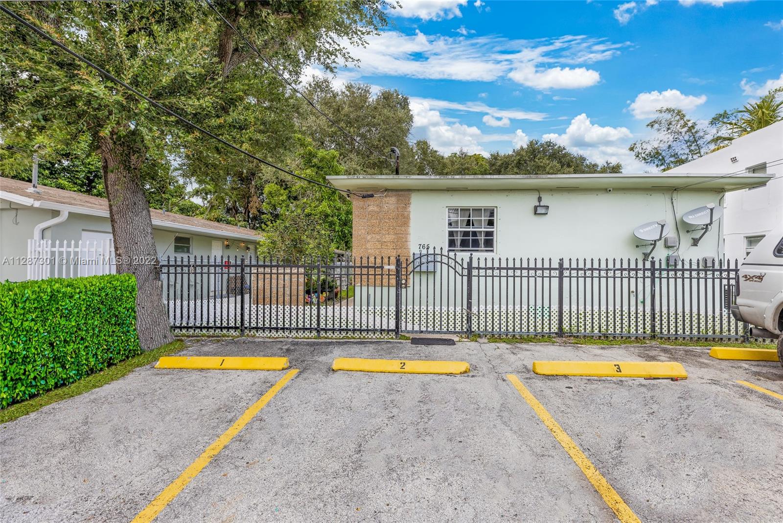 See details / 2648 sq. ft. $ 2022-10-11 0 Photo