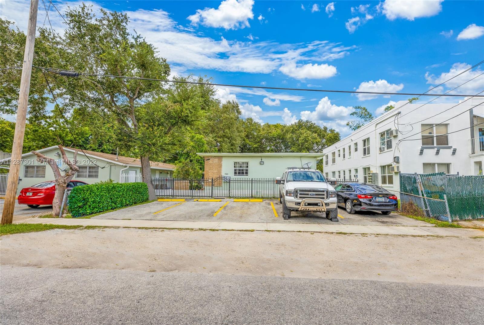 See details / 2648 sq. ft. $ 2022-10-11 0 Photo