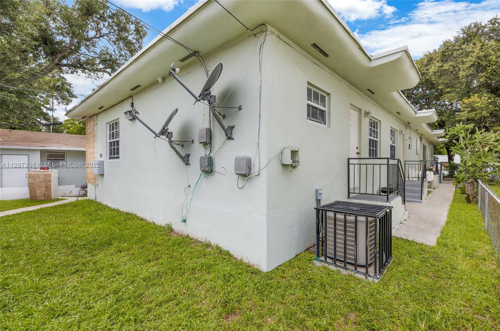 See details / 2648 sq. ft. $ 2022-10-11 0 Photo