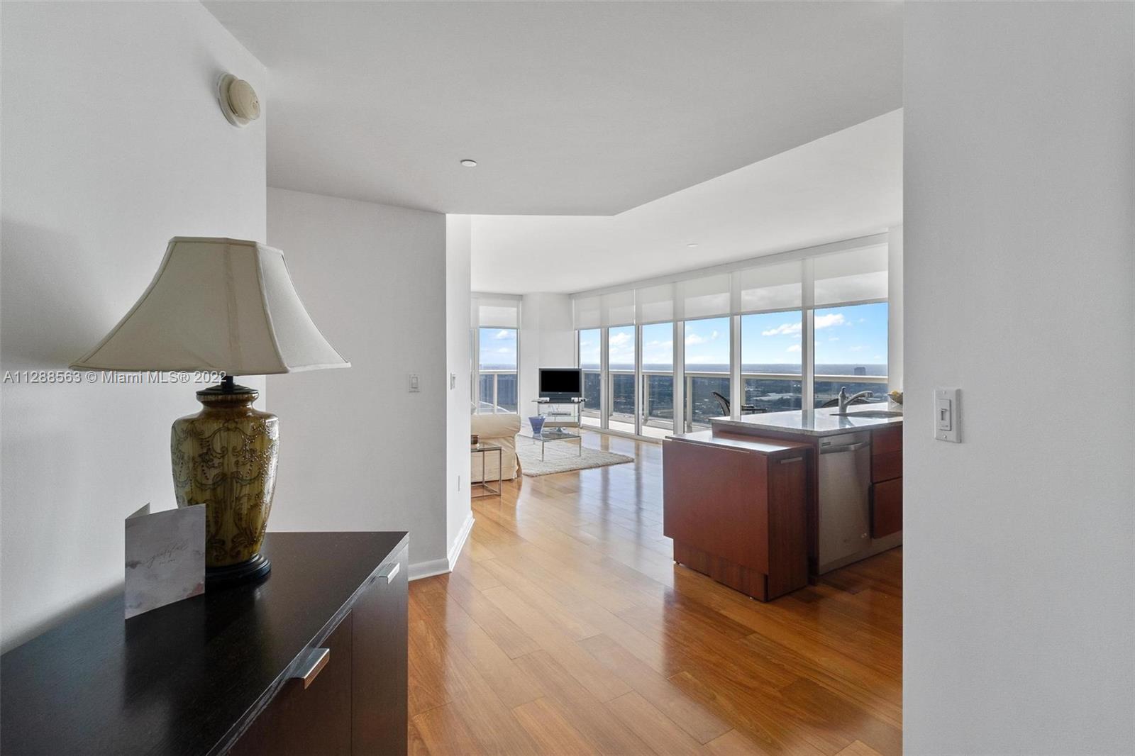 Ver detalles 5006 2 / 2 1458 sq. ft. $ 2022-10-14 0 foto