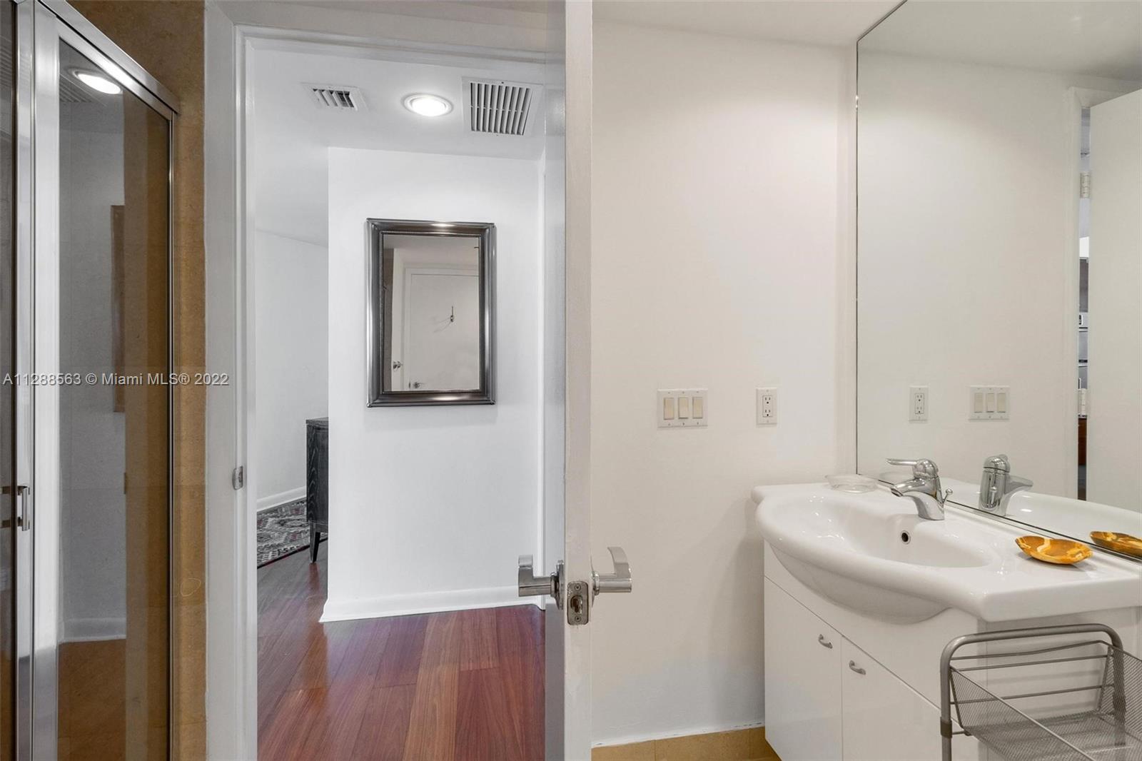 Ver detalles 5006 2 / 2 1458 sq. ft. $ 2022-10-14 0 foto