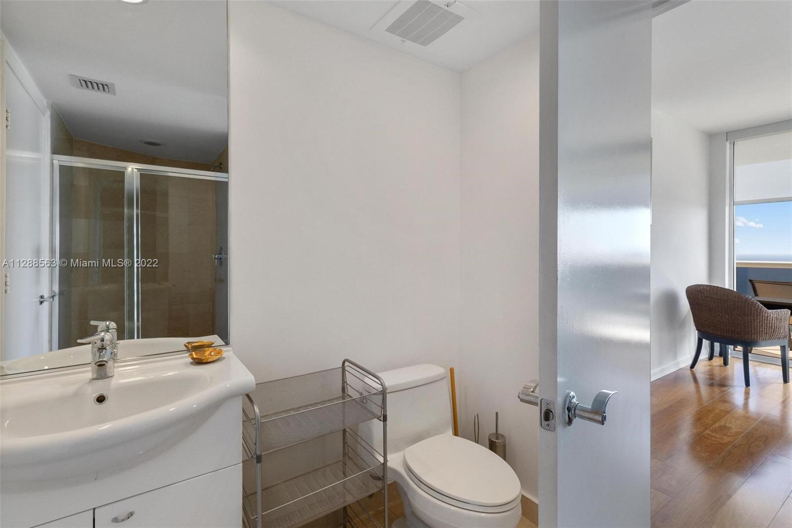 Ver detalles 5006 2 / 2 1458 sq. ft. $ 2022-10-14 0 foto
