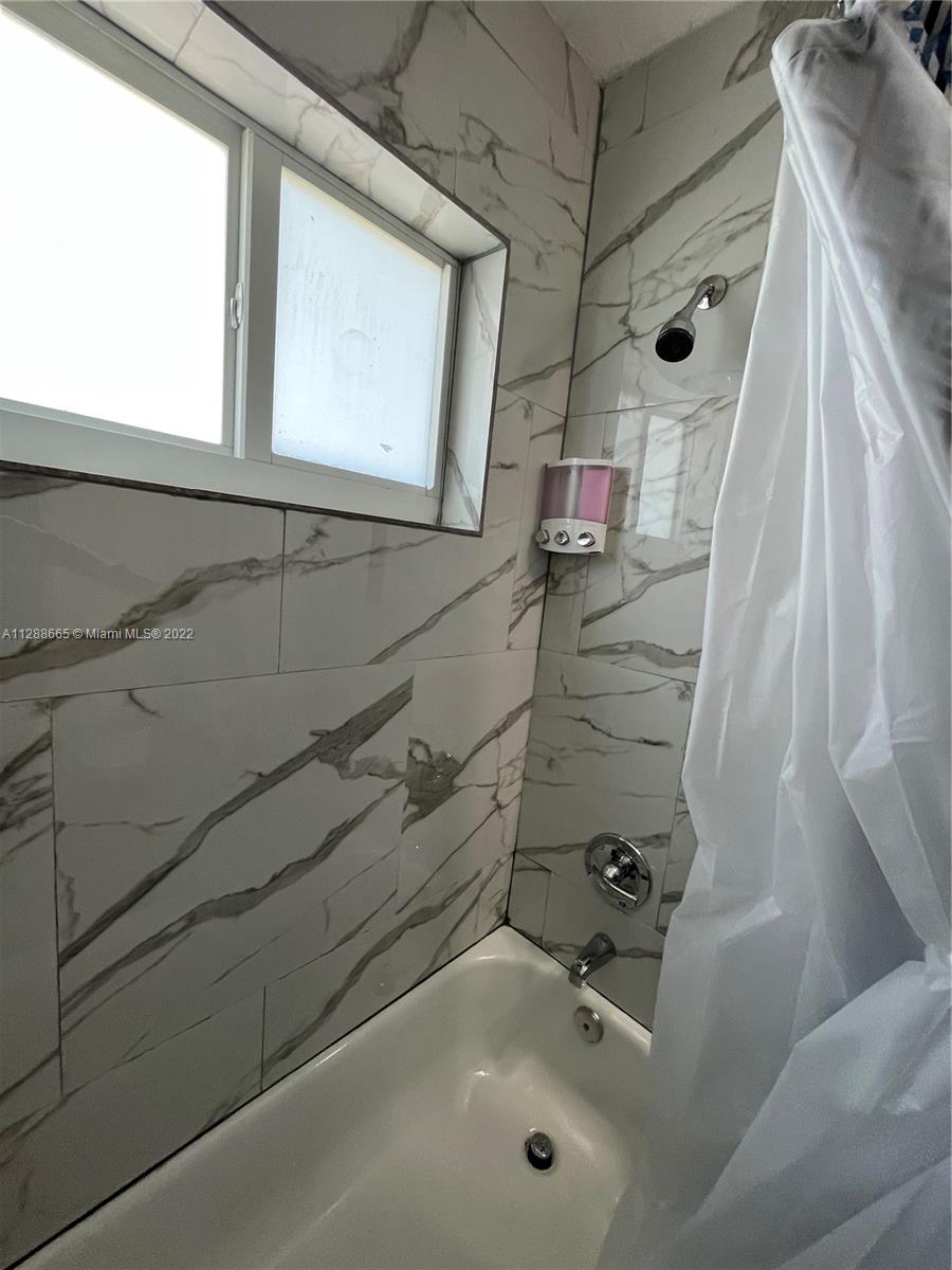 See details / 1236 sq. ft. $ 2022-10-14 0 Photo