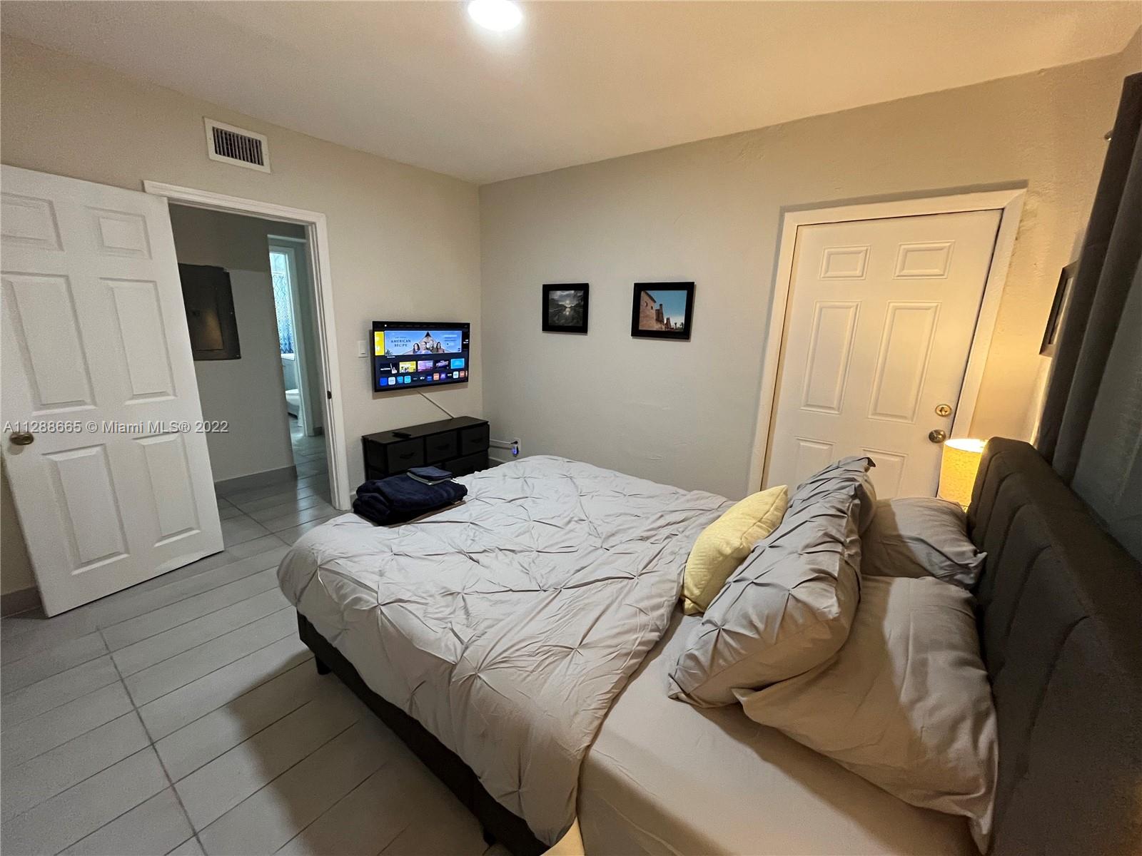 See details / 1236 sq. ft. $ 2022-10-14 0 Photo