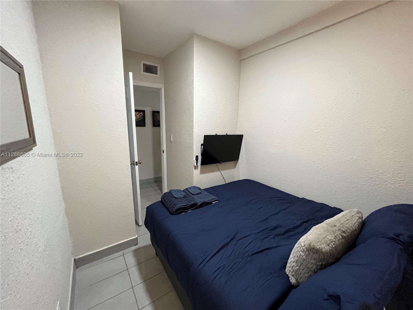 See details / 1236 sq. ft. $ 2022-10-14 0 Photo