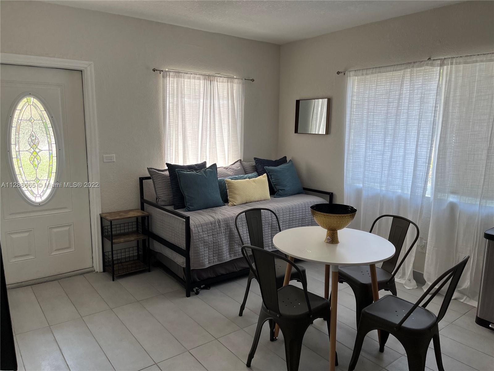 See details / 1236 sq. ft. $ 2022-10-14 0 Photo