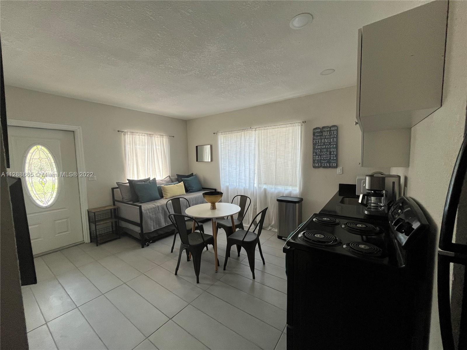 See details / 1236 sq. ft. $ 2022-10-14 0 Photo