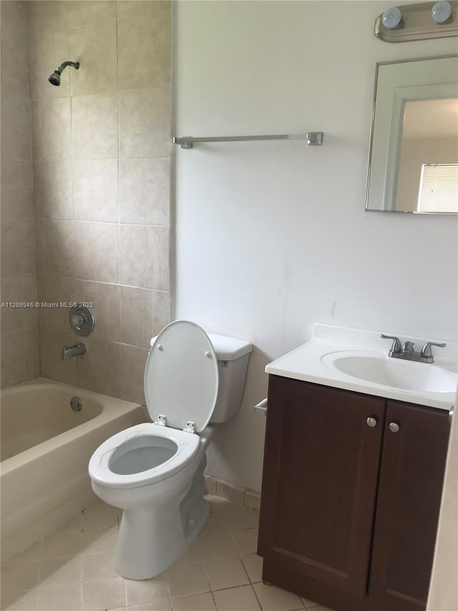See details / 4005 sq. ft. $ 2023-01-04 0 Photo