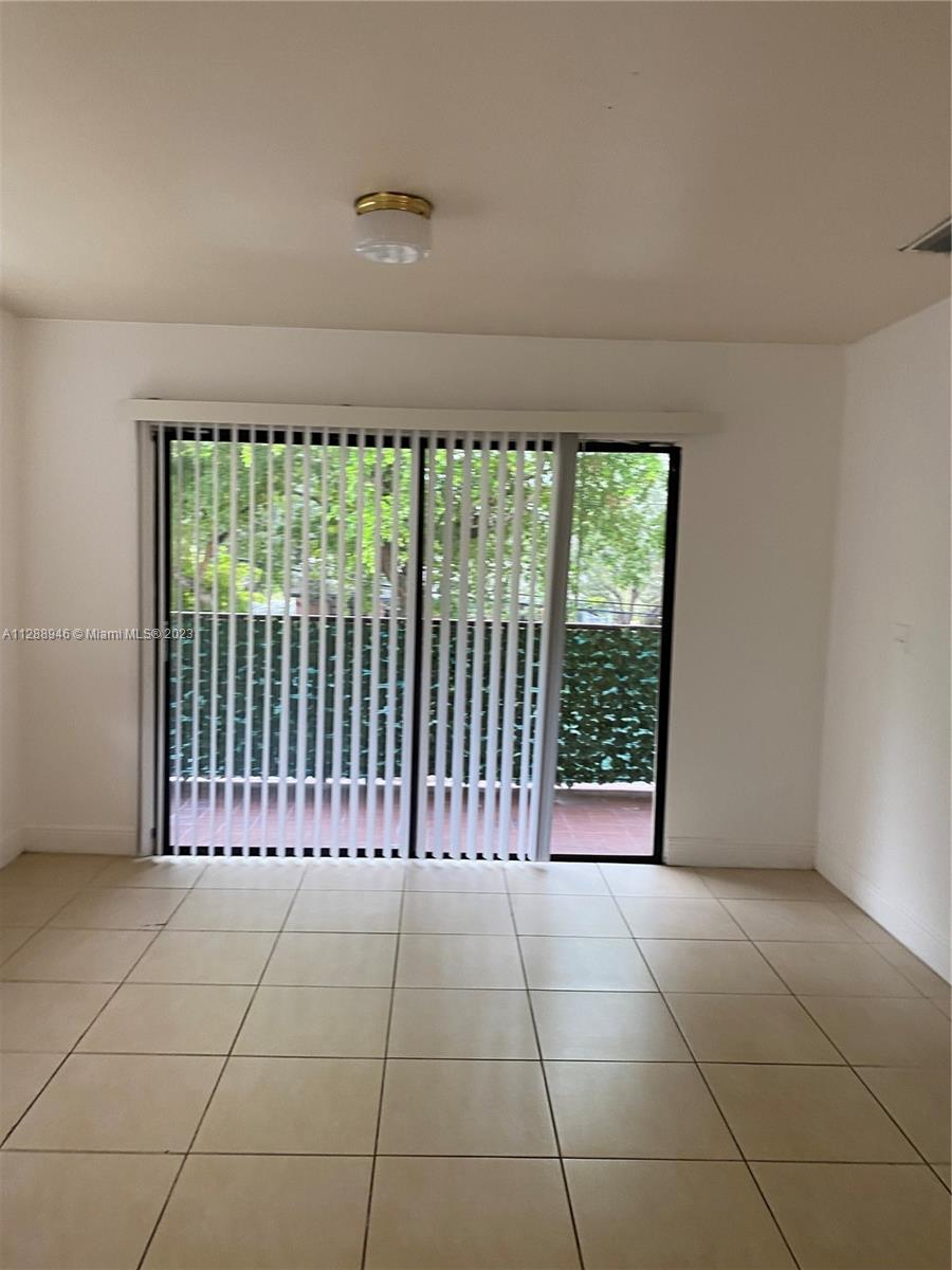 See details / 4005 sq. ft. $ 2023-01-04 0 Photo