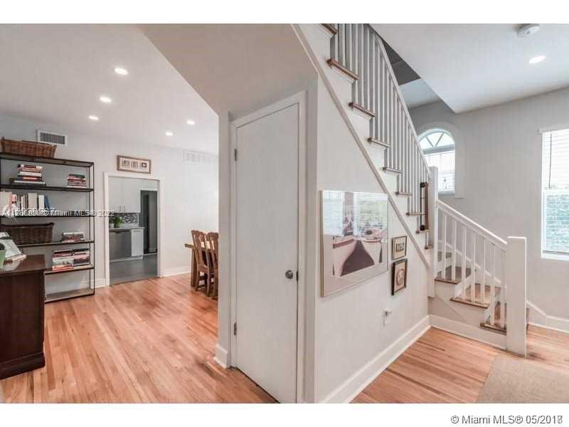 See details / 4726 sq. ft. $ 2022-12-06 0 Photo
