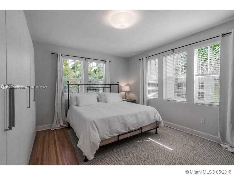 See details / 4726 sq. ft. $ 2022-12-06 0 Photo