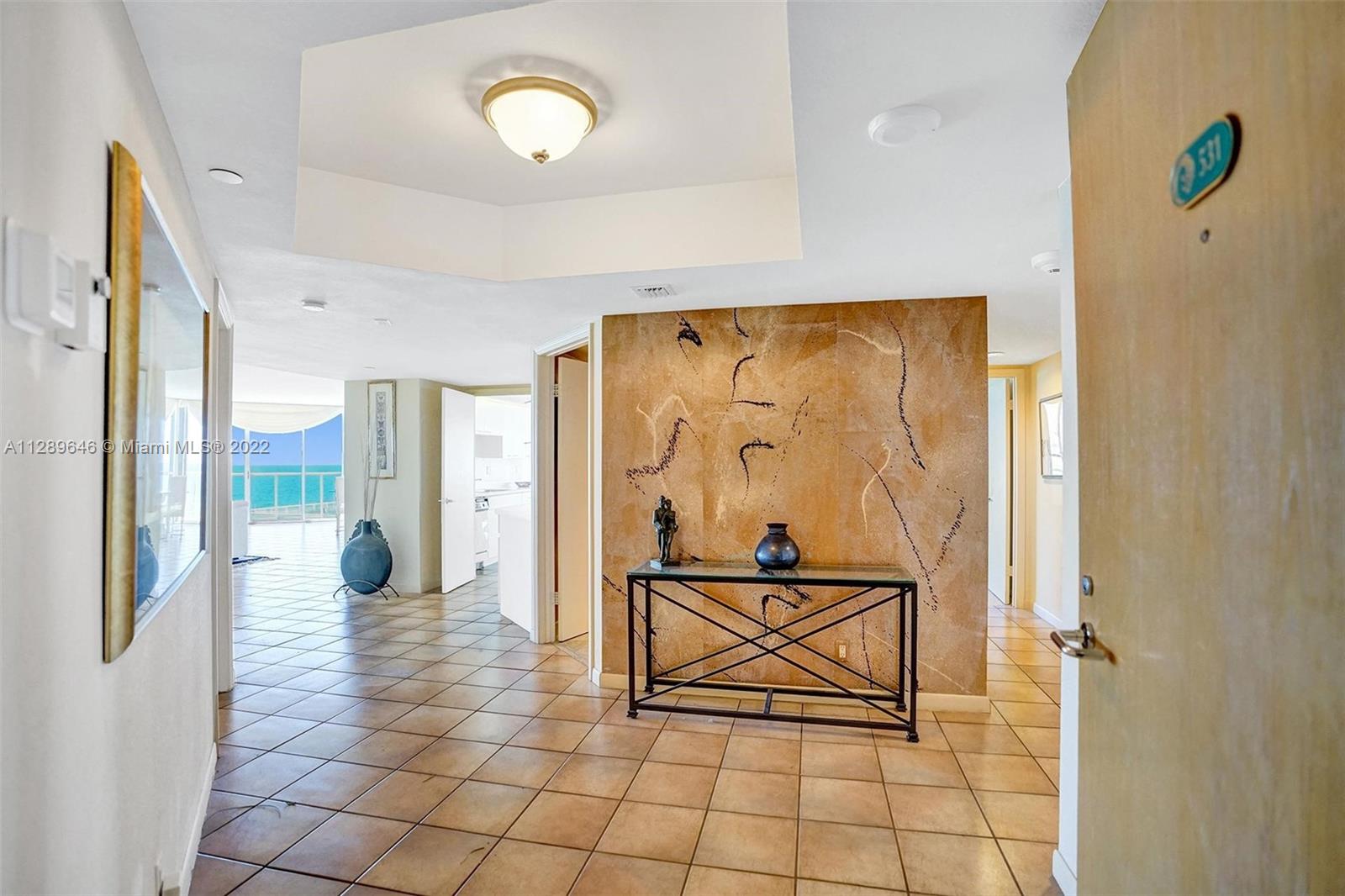 Photo of 16485 Collins Ave #531, Sunny Isles Beach, Florida, 33160 - Entrance - Foyer
