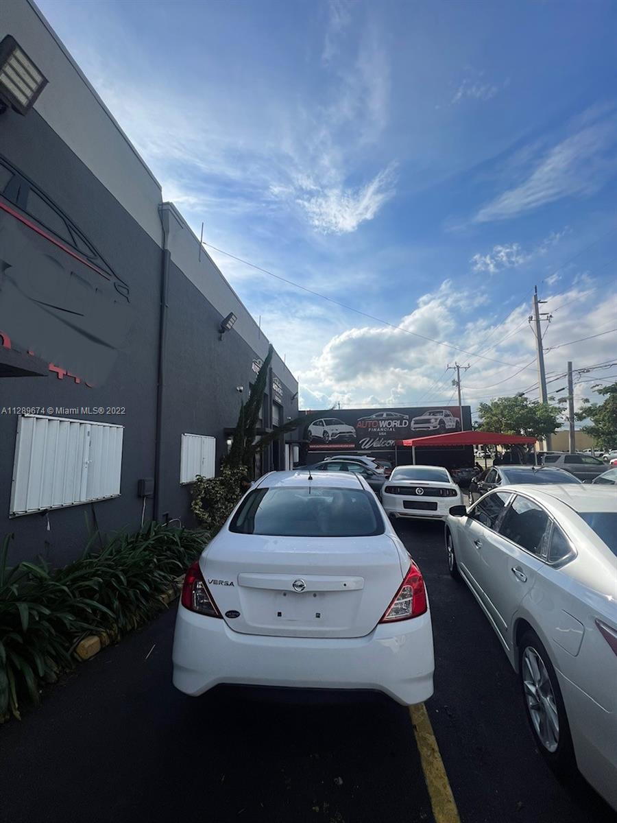 See details / sq. ft. $ 2022-10-17 0 Photo