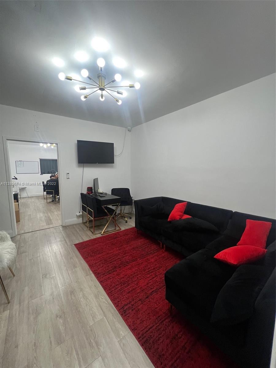 See details / sq. ft. $ 2022-10-17 0 Photo