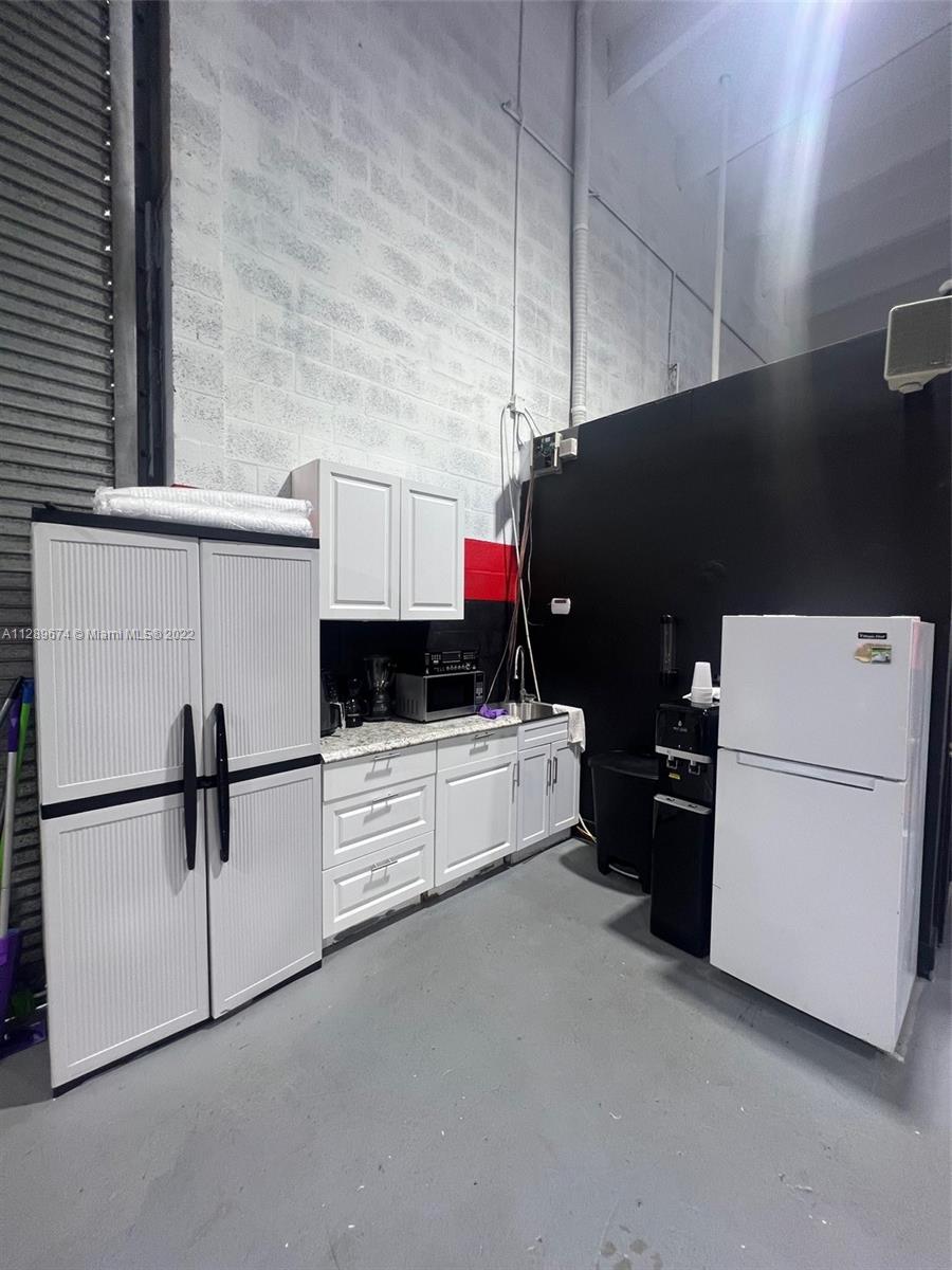 See details / sq. ft. $ 2022-10-17 0 Photo