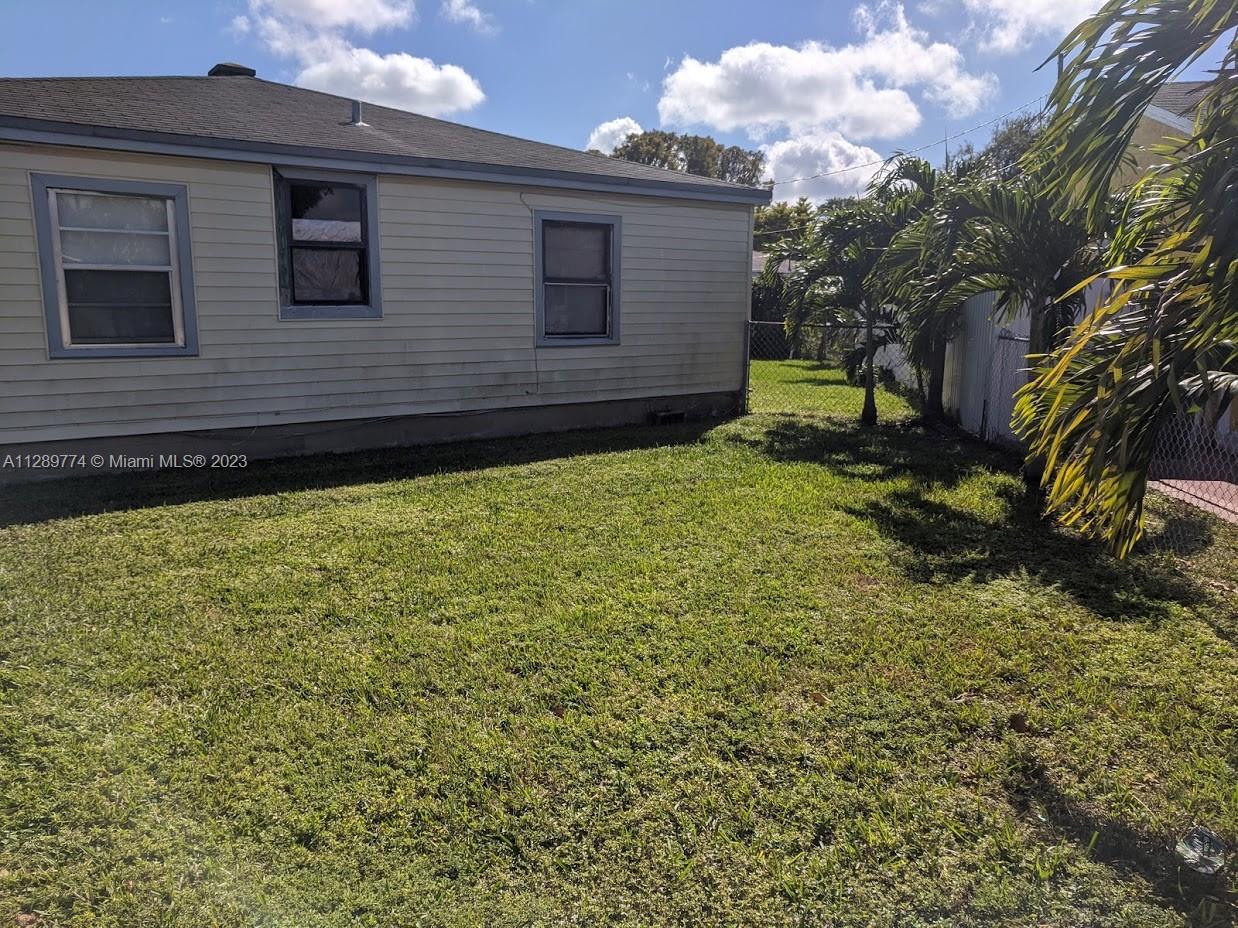 See details / 1734 sq. ft. $ 2022-10-17 0 Photo