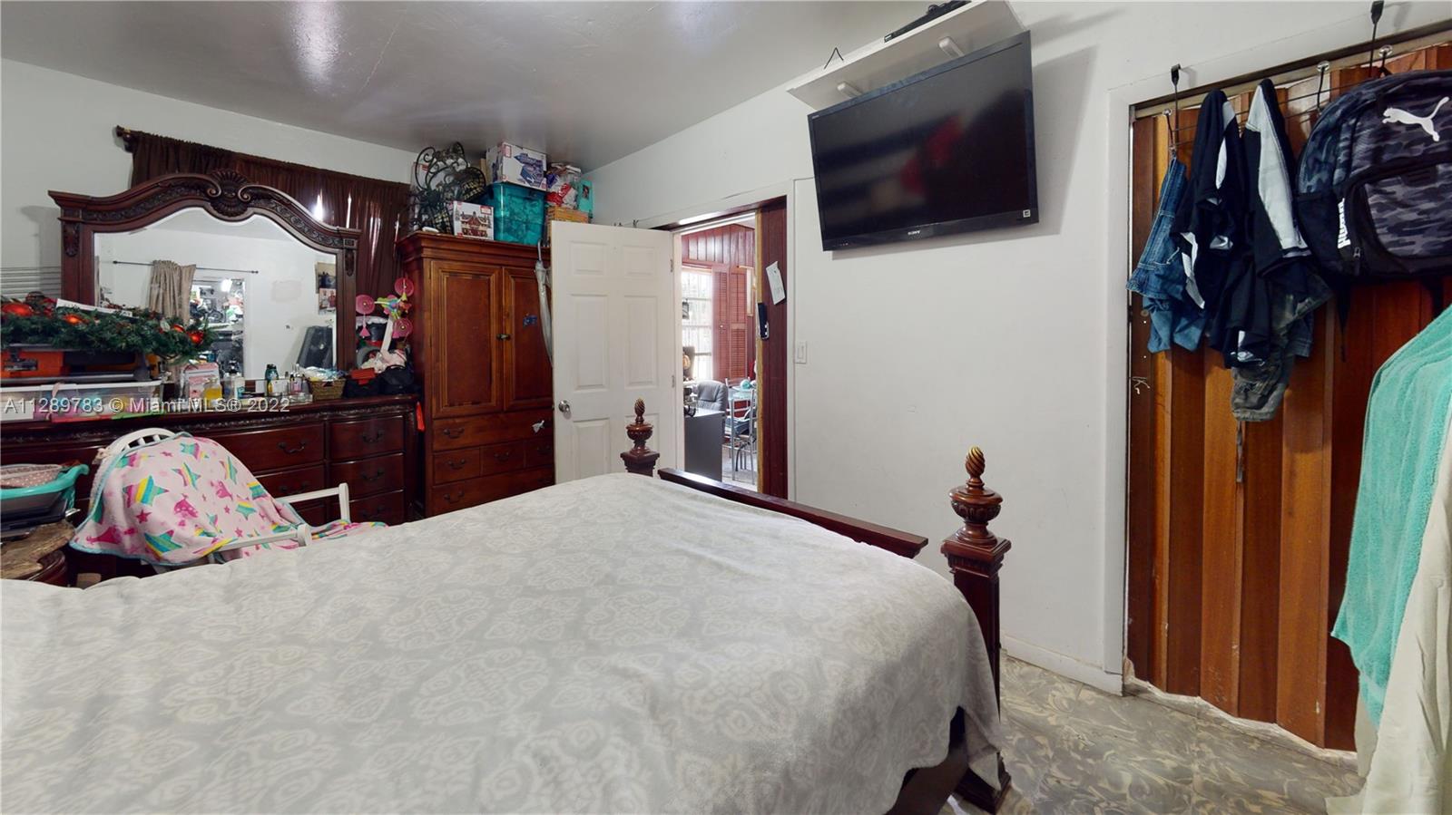 See details / 2798 sq. ft. $ 2022-10-17 0 Photo