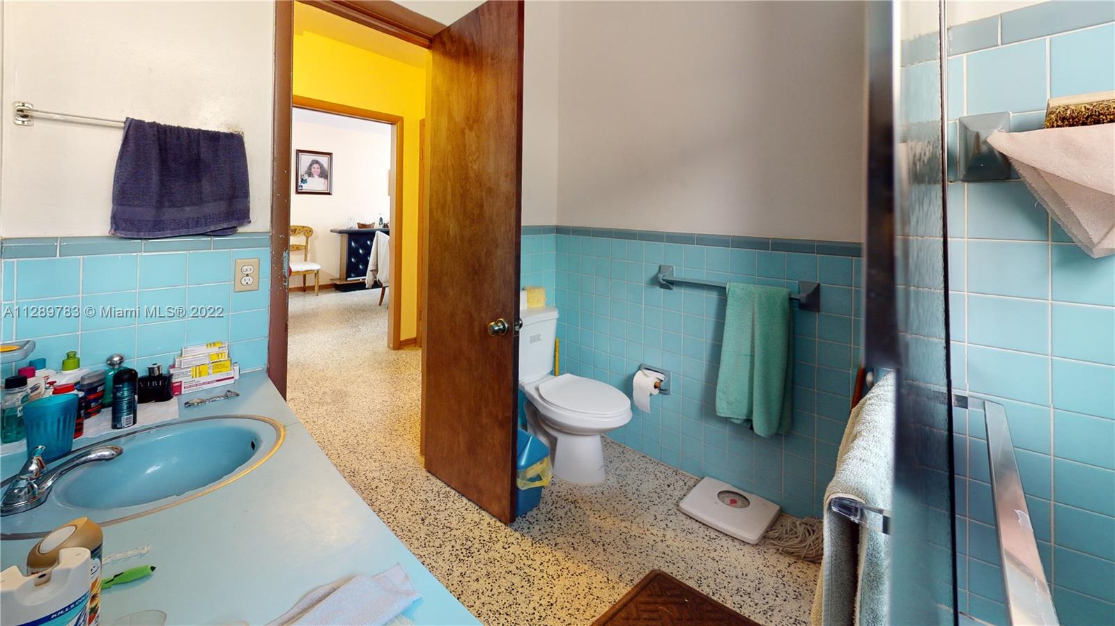 See details / 2798 sq. ft. $ 2022-10-17 0 Photo