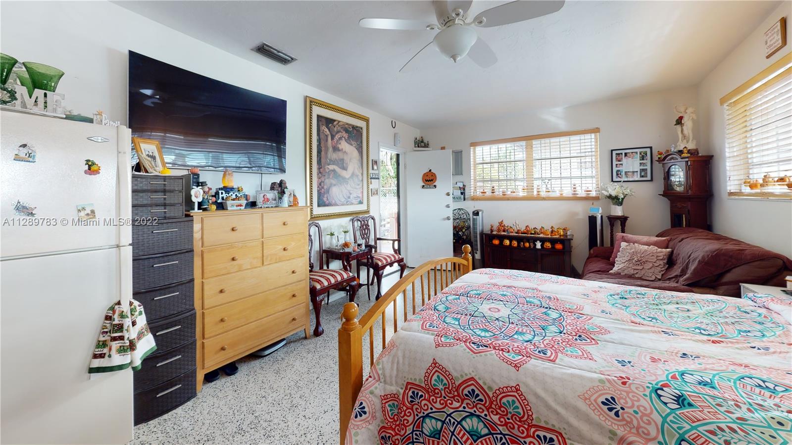See details / 2798 sq. ft. $ 2022-10-17 0 Photo