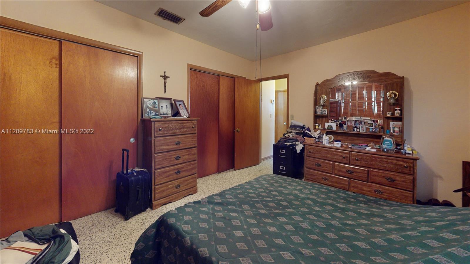 See details / 2798 sq. ft. $ 2022-10-17 0 Photo