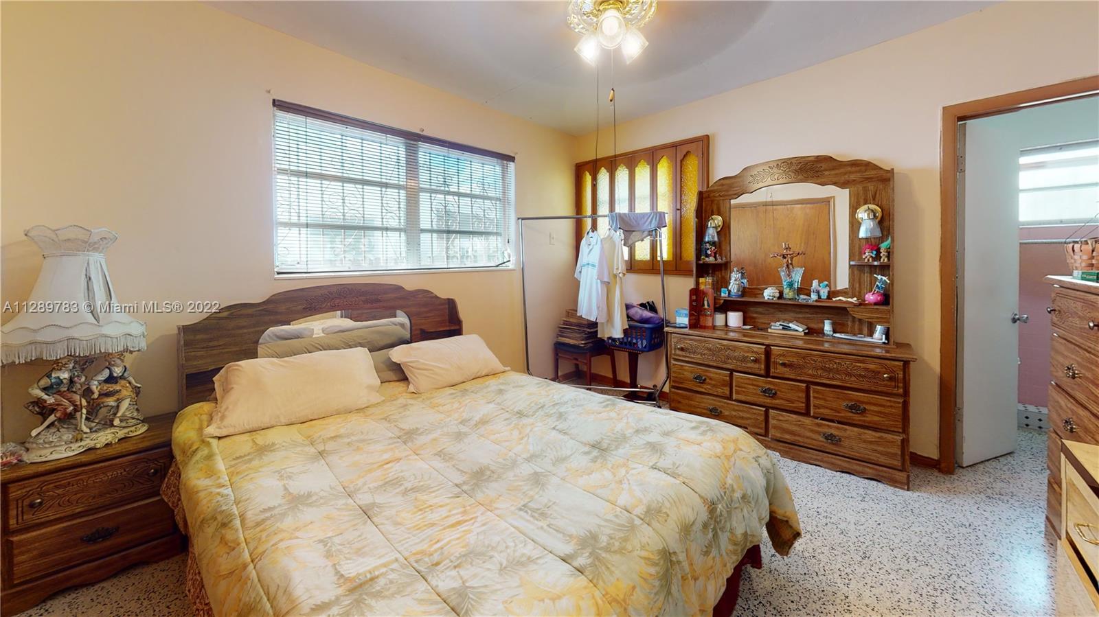 See details / 2798 sq. ft. $ 2022-10-17 0 Photo