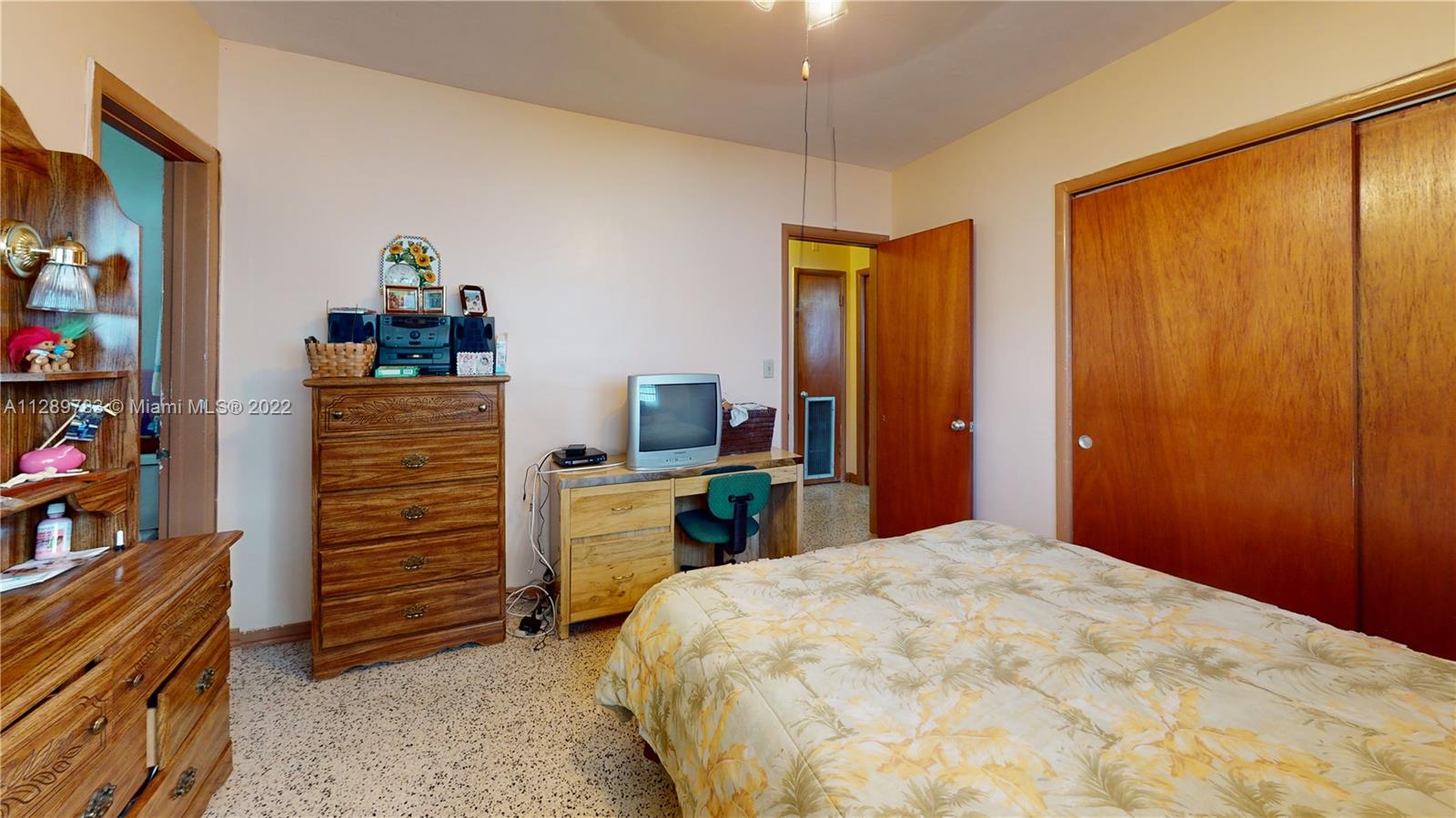 See details / 2798 sq. ft. $ 2022-10-17 0 Photo