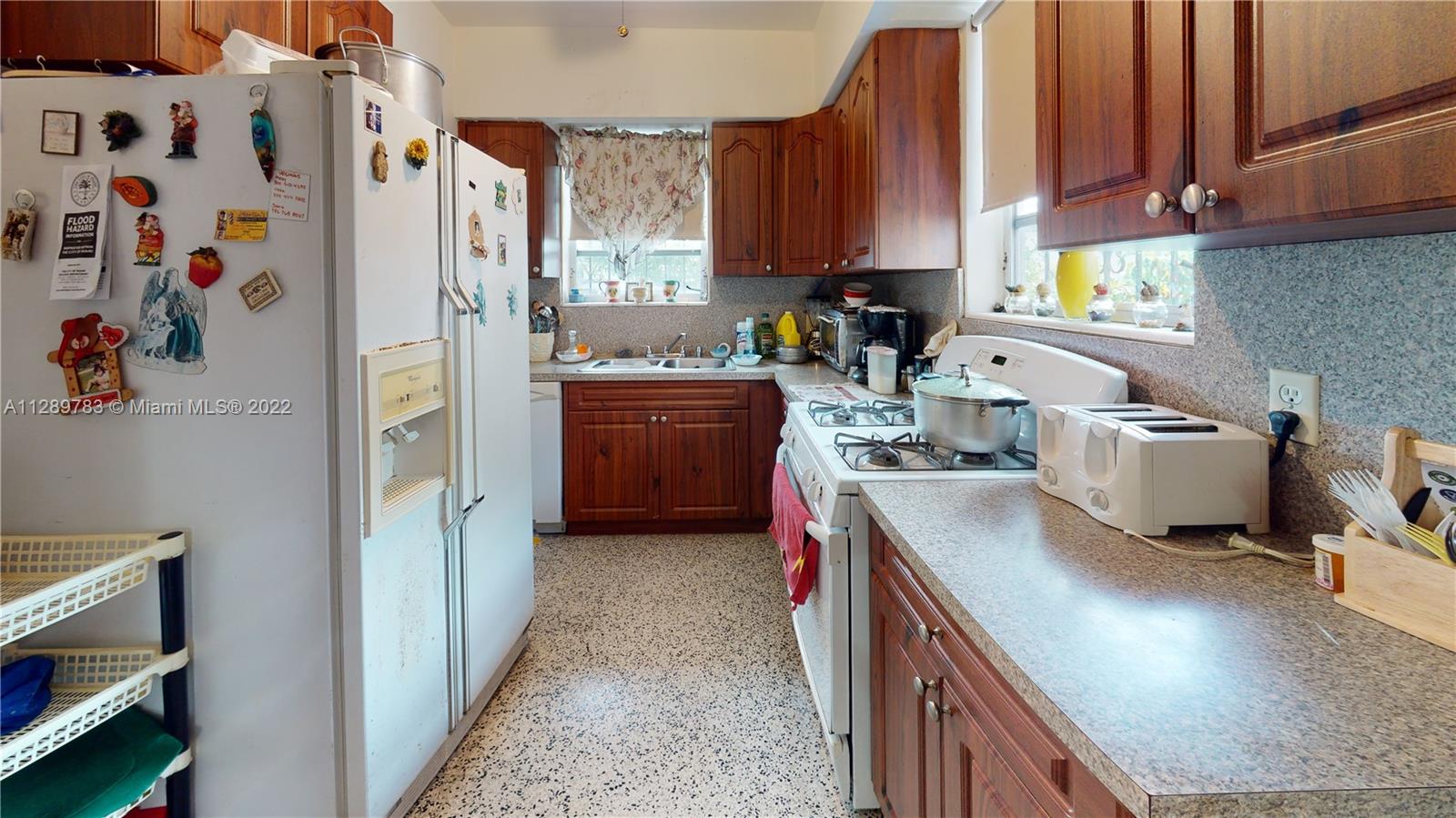 See details / 2798 sq. ft. $ 2022-10-17 0 Photo