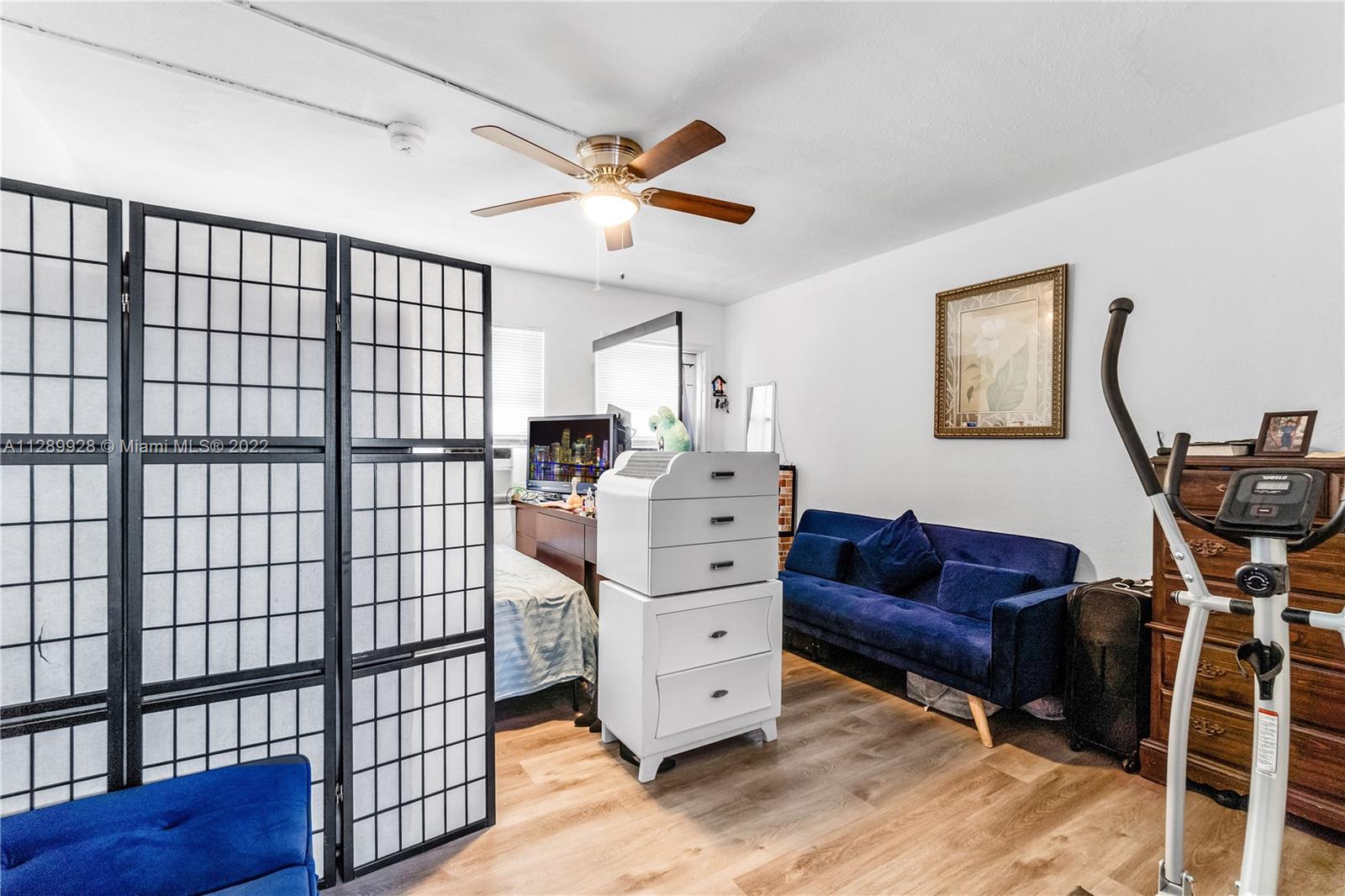 See details / 1600 sq. ft. $ 2022-10-19 0 Photo