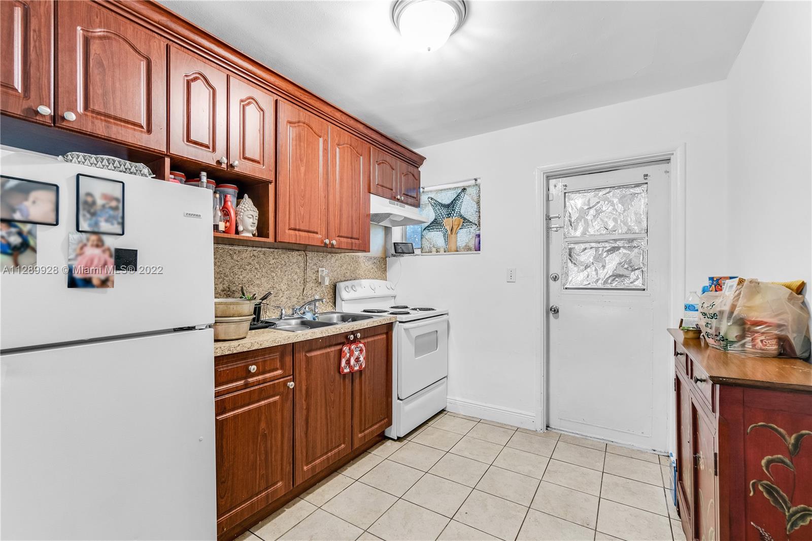 See details / 1600 sq. ft. $ 2022-10-19 0 Photo