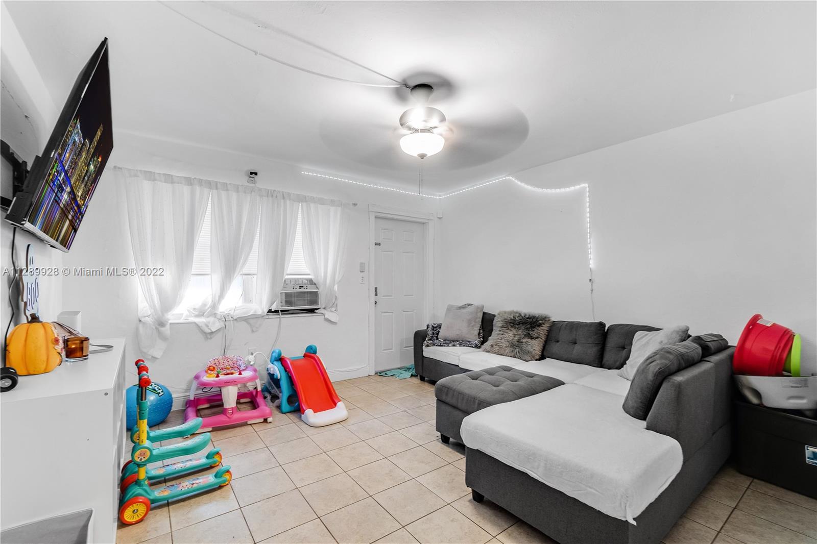 See details / 1600 sq. ft. $ 2022-10-19 0 Photo
