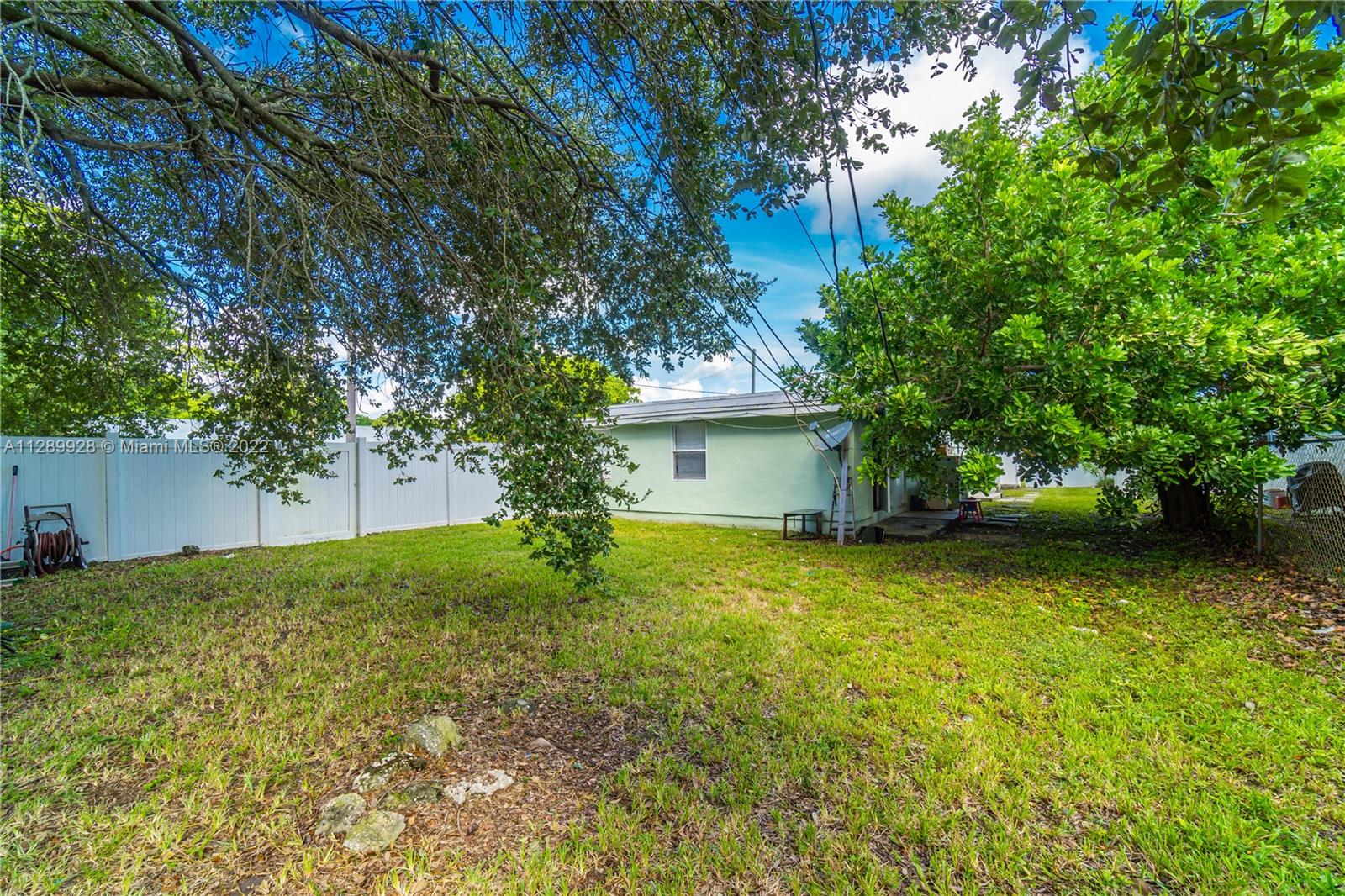 See details / 1600 sq. ft. $ 2022-10-19 0 Photo