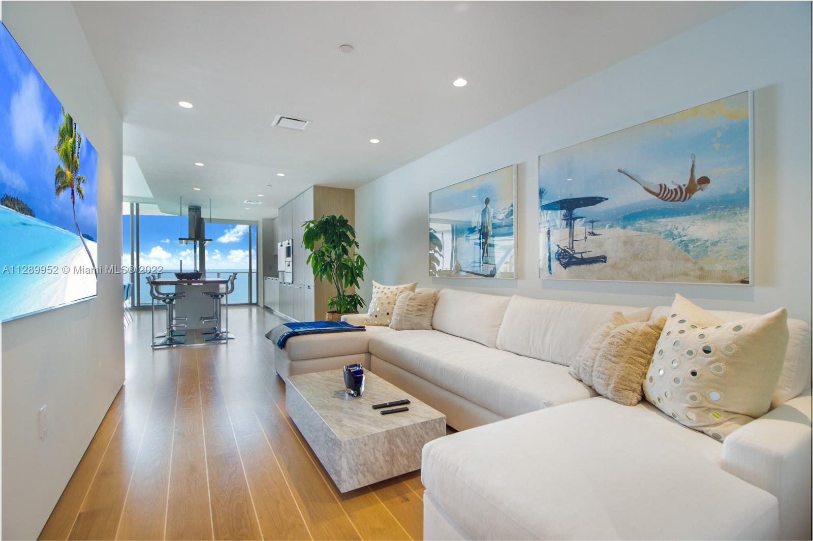 Ver detalles 3902 3 / 4 2137 sq. ft. $ 2022-10-18 0 foto