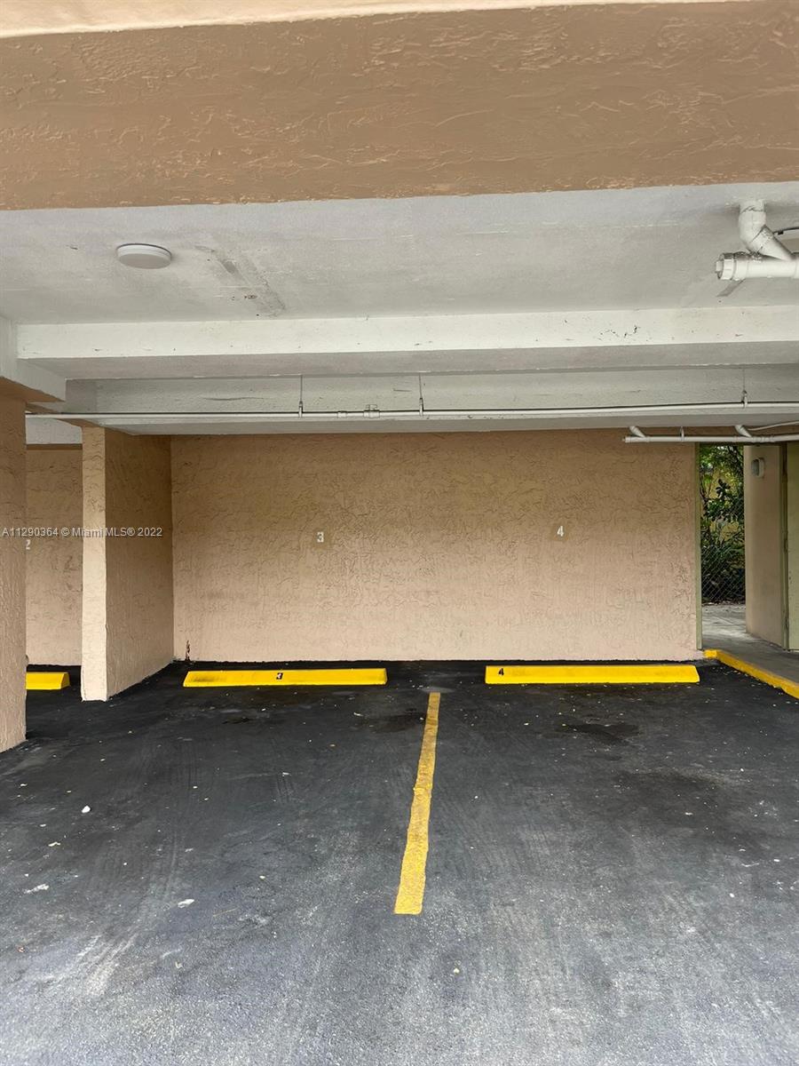 See details / 6573 sq. ft. $ 2022-10-18 0 Photo